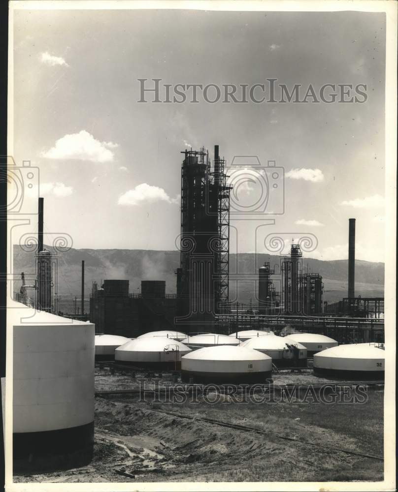 Press Photo Thermafor Catalytic Cracking unit, Socony-Vacuum Oil, Casper WY- Historic Images