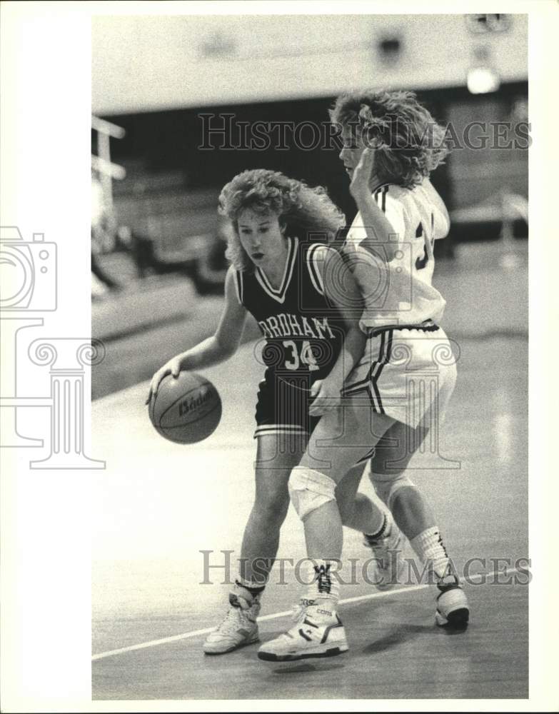 1988 Press Photo Cami Cass, Fordham University Basketball, Drives Past Wagner- Historic Images