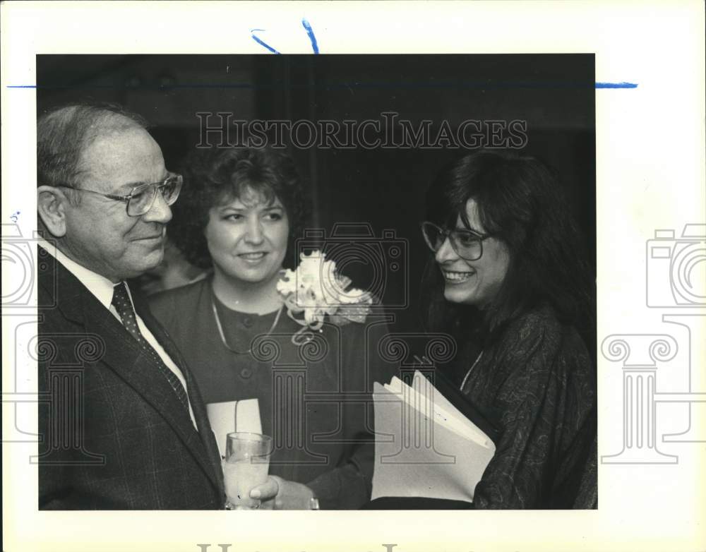 1988 Press Photo R.L., Sara Sibley Lundine &amp; Donna DiBernardo at WOA Event- Historic Images