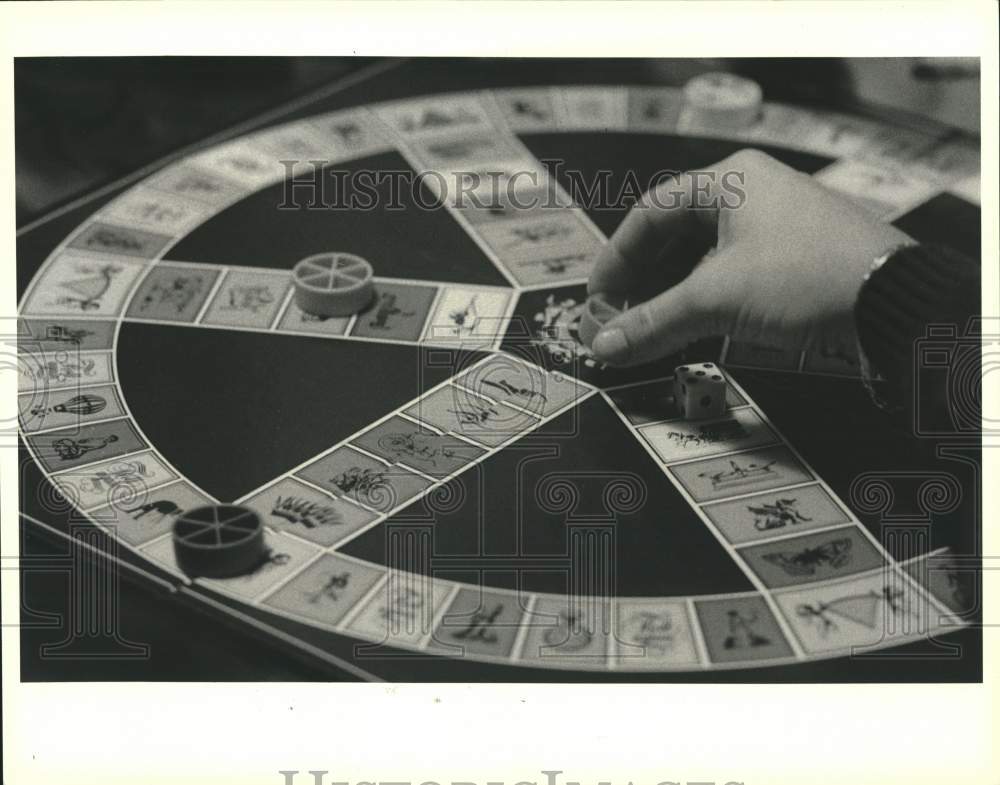 1988 Press Photo Trivial Pursuit Game Board - sia27326- Historic Images