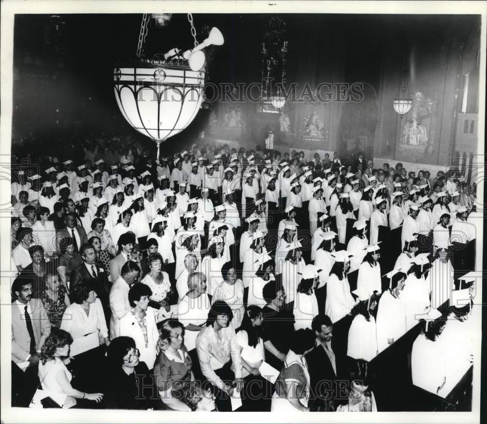 1983 Press Photo St. Peter&#39;s Girls High School Graduation at St. Peter&#39;s Church- Historic Images