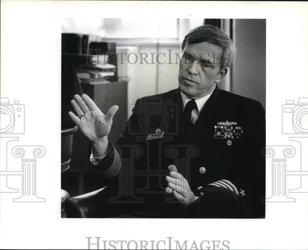 1989 Press Photo Captain Charles Gnerlich, Commanding Officer of Naval Station- Historic Images