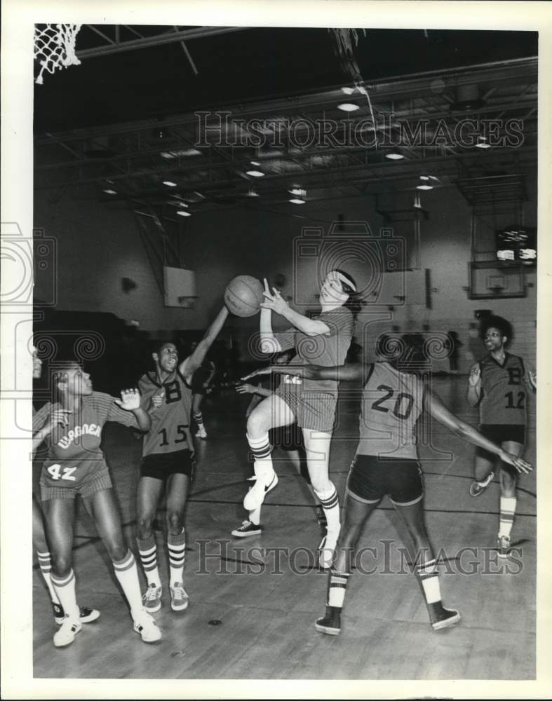 1979 Press Photo Wagner High School Girls&#39; Basketball Game Action- Historic Images