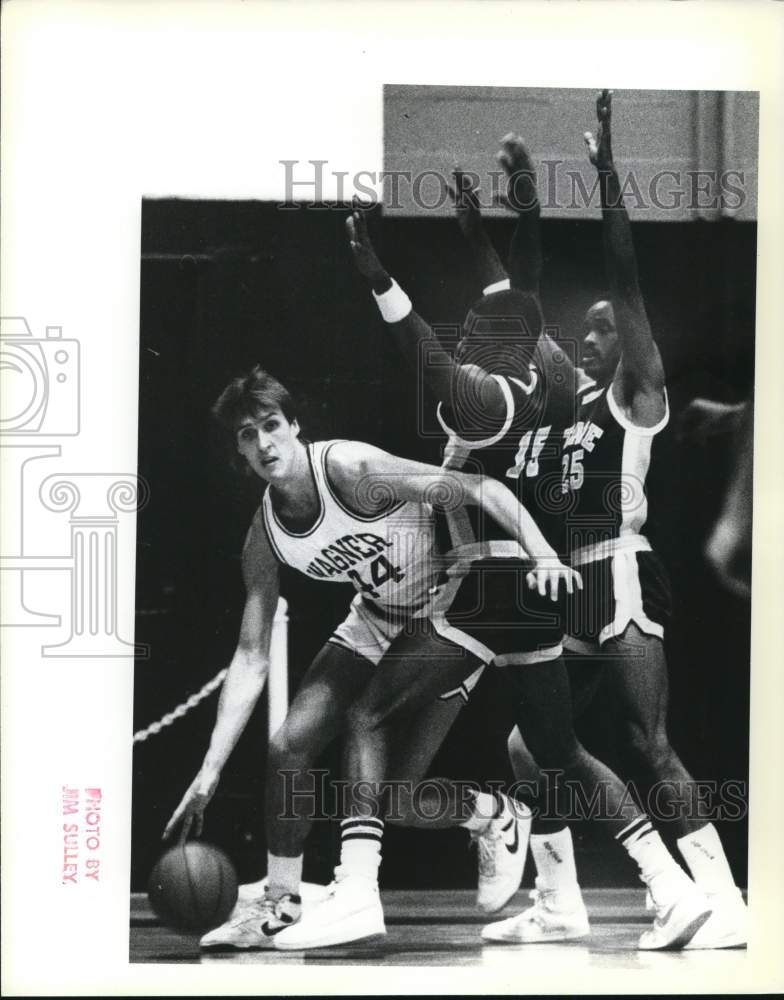 Press Photo Wagner Basketball Player Dave Smolka at Game- Historic Images