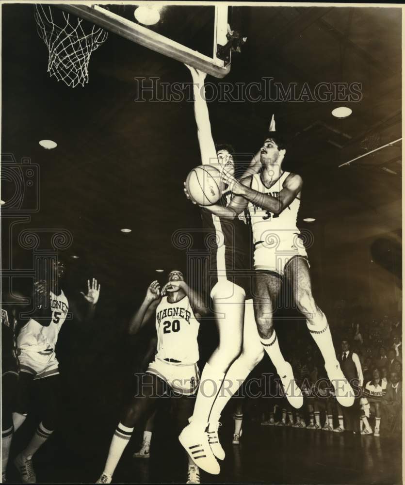Press Photo Wagner College Basketball Game Action- Historic Images