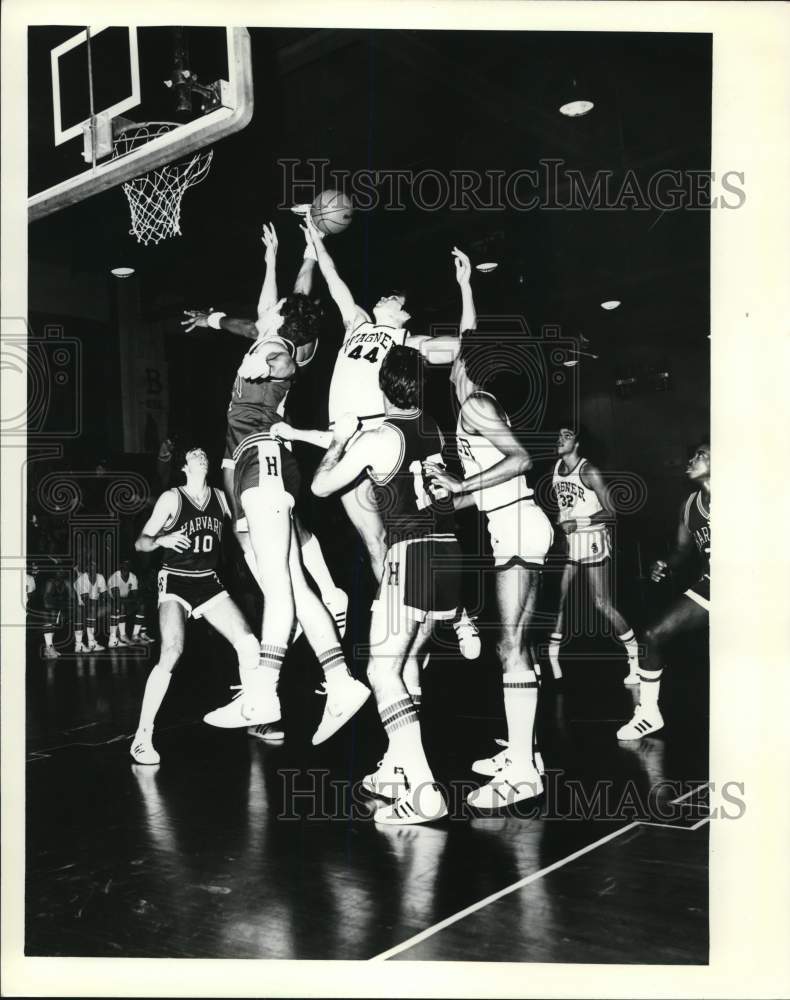 1979 Press Photo Wagner College Basketball Game Play with Harvard College- Historic Images