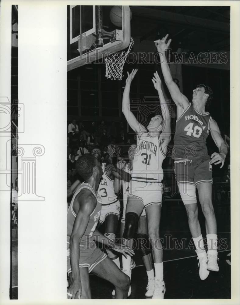 1988 Press Photo Basketball Players at Hofstra Versus Wagner Game- Historic Images