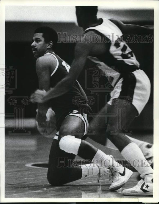 Press Photo Wagner College Basketball Player Number Fifteen at L.I.U. Game- Historic Images