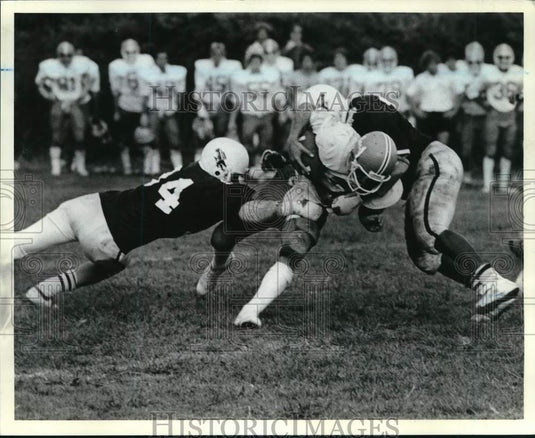 Press Photo Wagner College football action- Historic Images