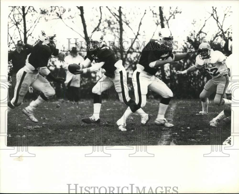 Press Photo Wagner College football action- Historic Images