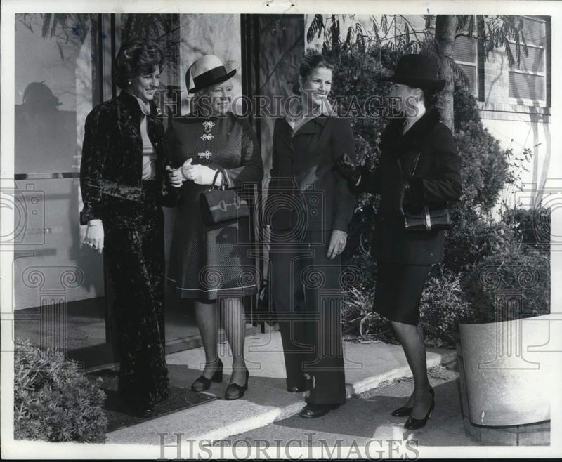 Load image into Gallery viewer, 1973 Press Photo Women of Achievement Event Attendees in Fashion Feature
