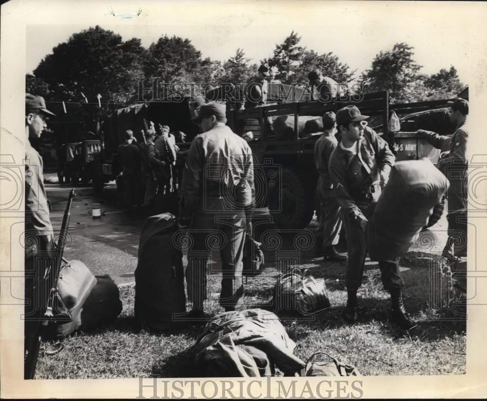 1968 Press Photo Army National Guard Soldiers at Armory - sia30070- Historic Images