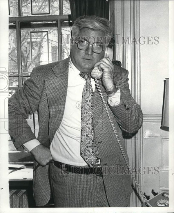 1974 Press Photo Thomas Roche of Eltingville on Phone in City Hall ...