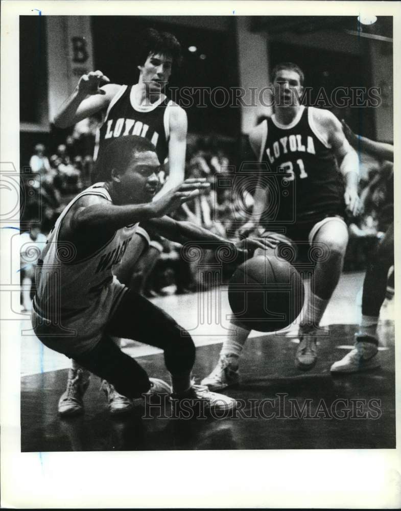 Press Photo Wagner College Basketball Game Play Vs Loyola - sia31761- Historic Images