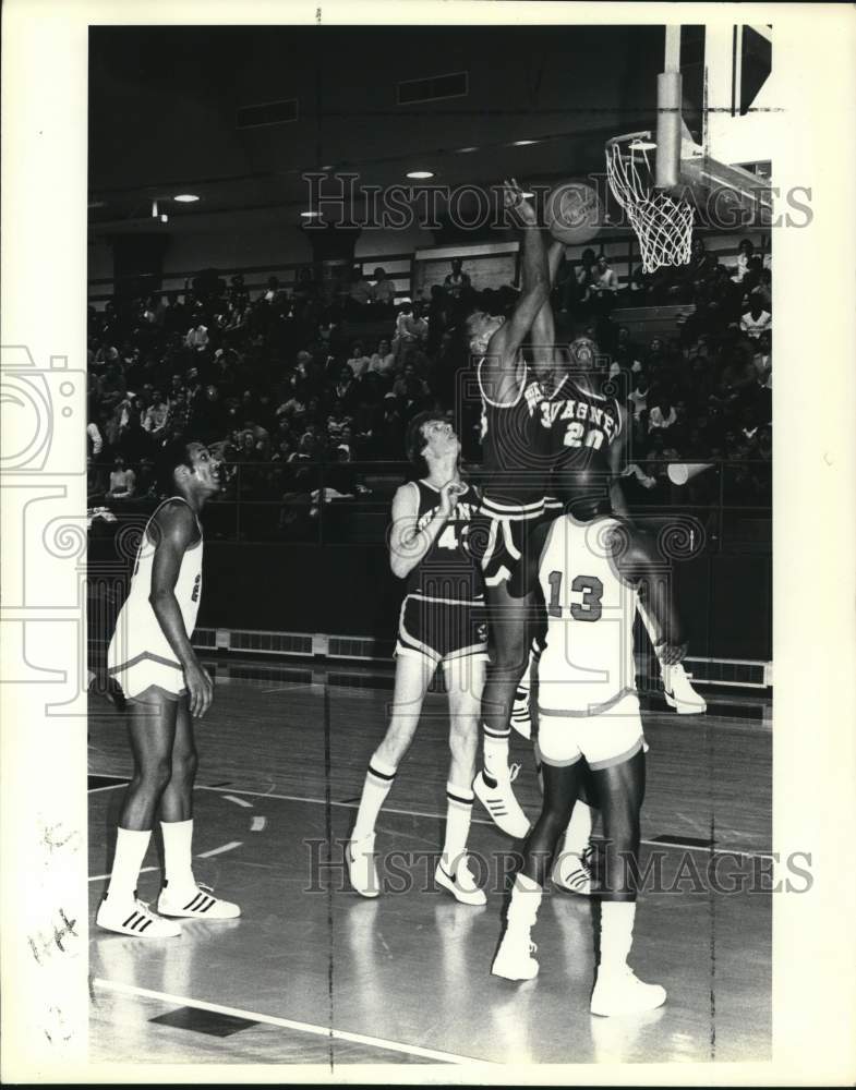 1980 Press Photo Wagner College Basketball Game Versus Long Island University- Historic Images