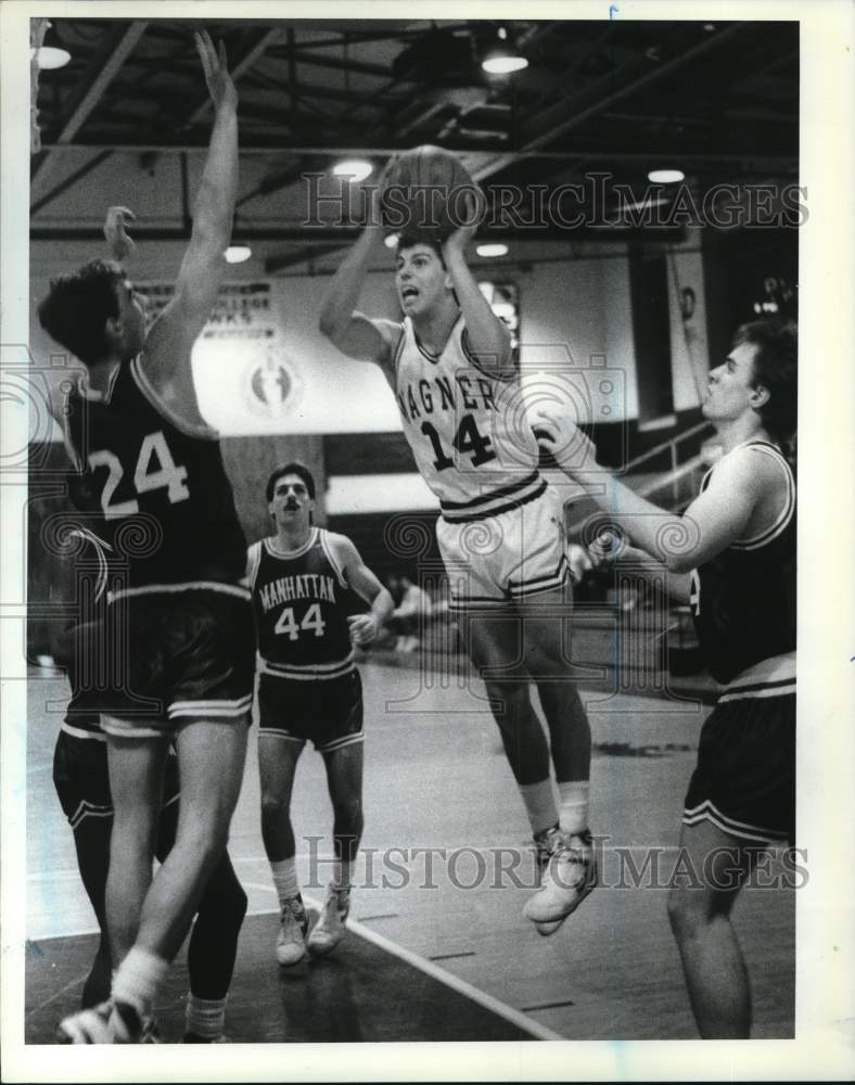 1988 Press Photo Wagner College Basketball Versus Manhattan College - sia31857- Historic Images