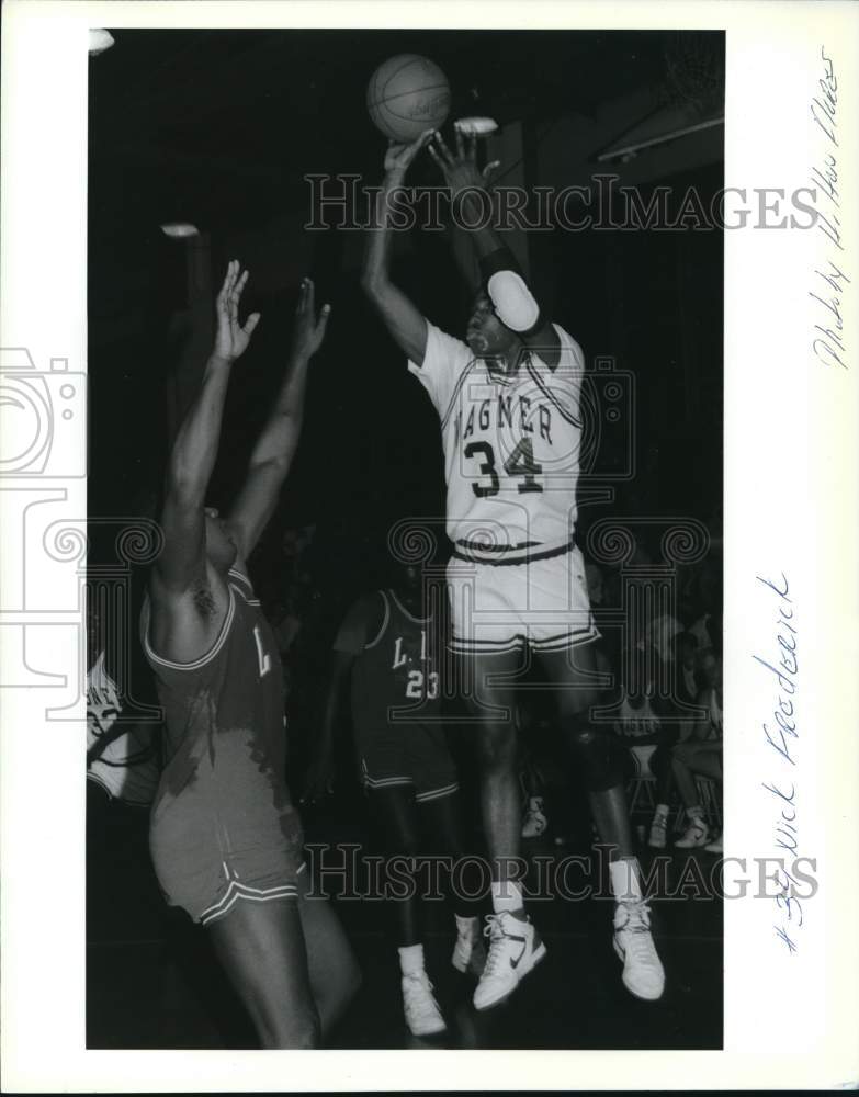 Press Photo Wagner College Basketball #34 Nick Frederick Game Action - sia32120- Historic Images