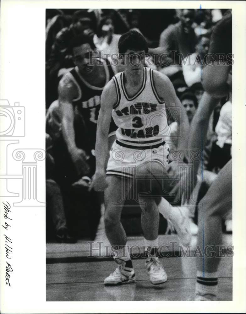 Press Photo College of Staten Island basketball&#39;s Fred Marinaccio steals- Historic Images