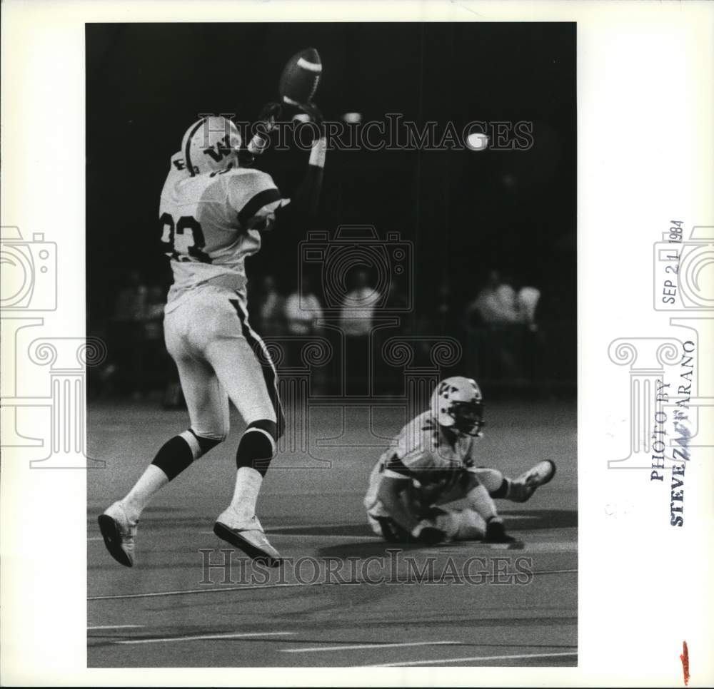 1984 Press Photo Wagner College Football Game Action- Historic Images