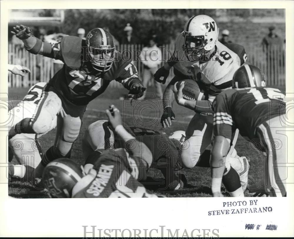 1984 Press Photo Wagner College Football Game Action- Historic Images