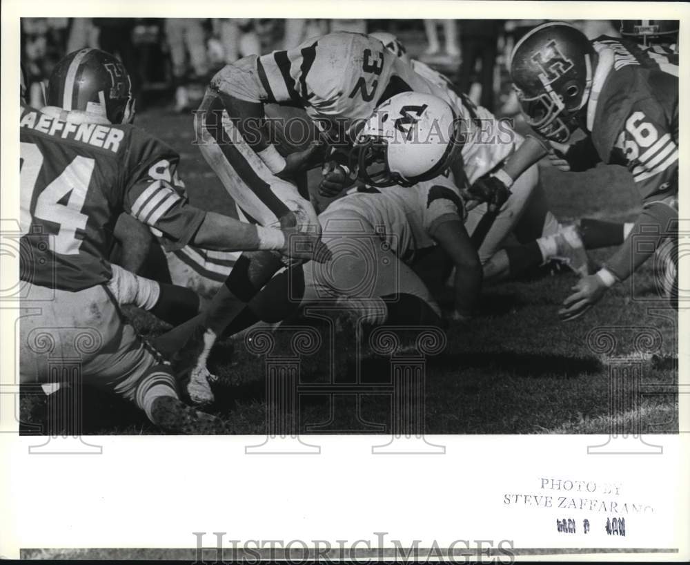 1984 Press Photo Wagner College Football Game Against Hofstra University- Historic Images