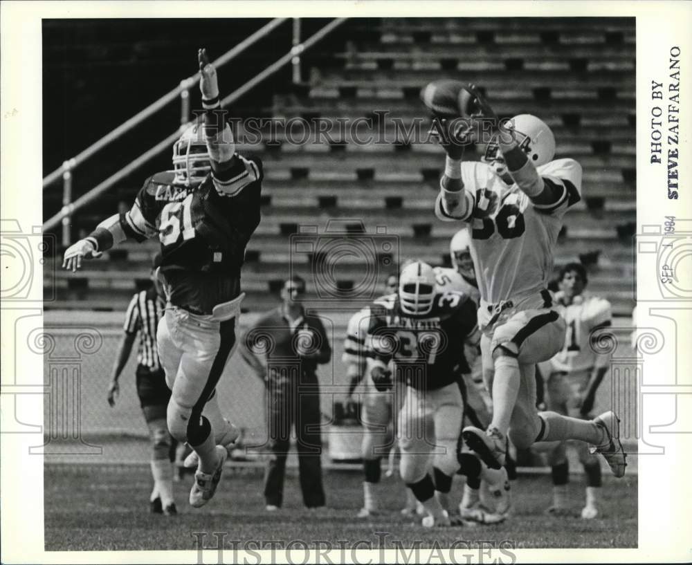 1984 Press Photo Wagner College Football Players Scot McElrath &amp; John Von Ahnen- Historic Images