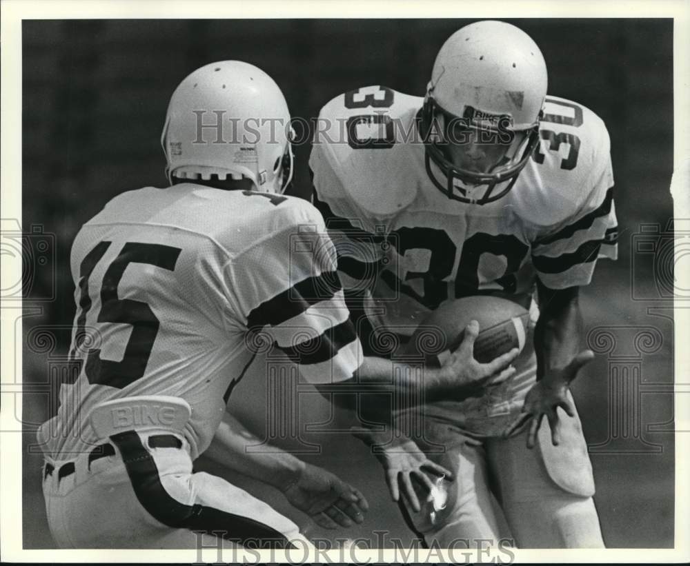 1984 Press Photo Wagner College Football Game Action- Historic Images