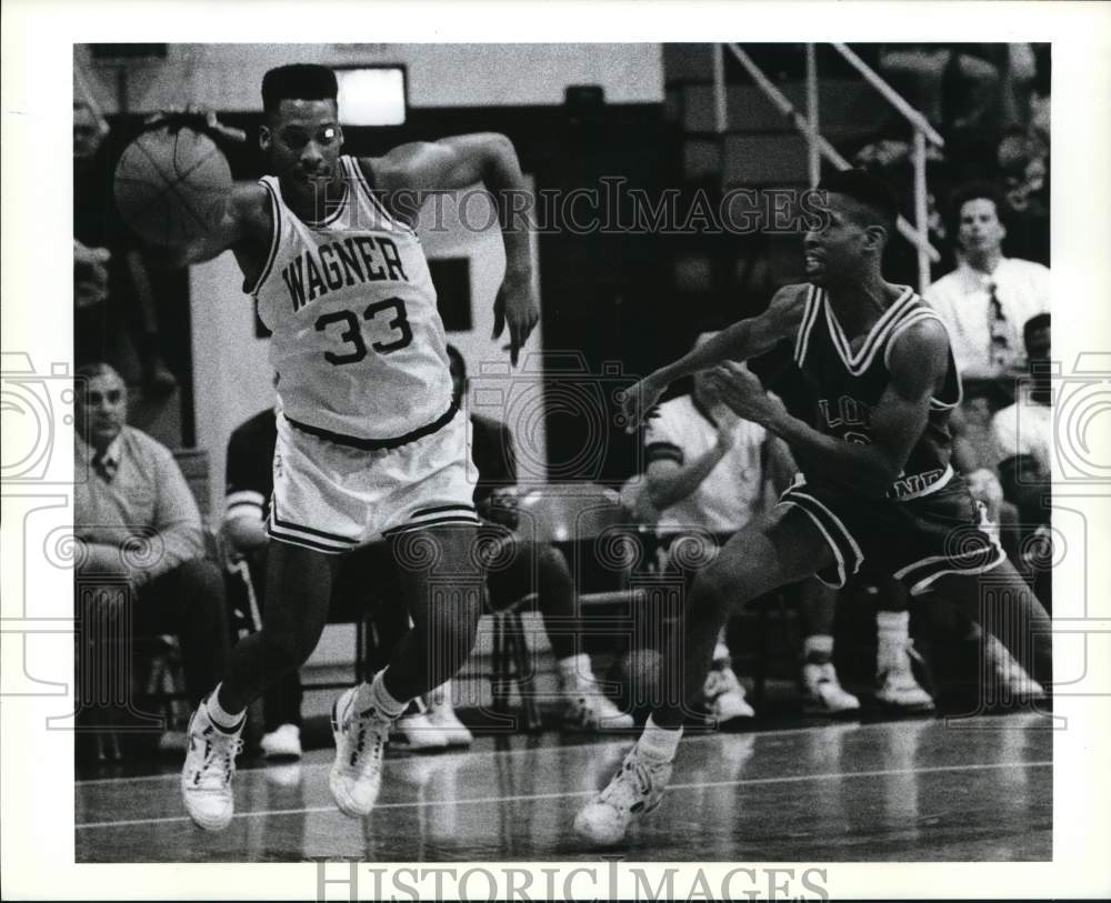 1990 Press Photo Wagner College Basketball #33 Monty Davis Drives to Hoop- Historic Images