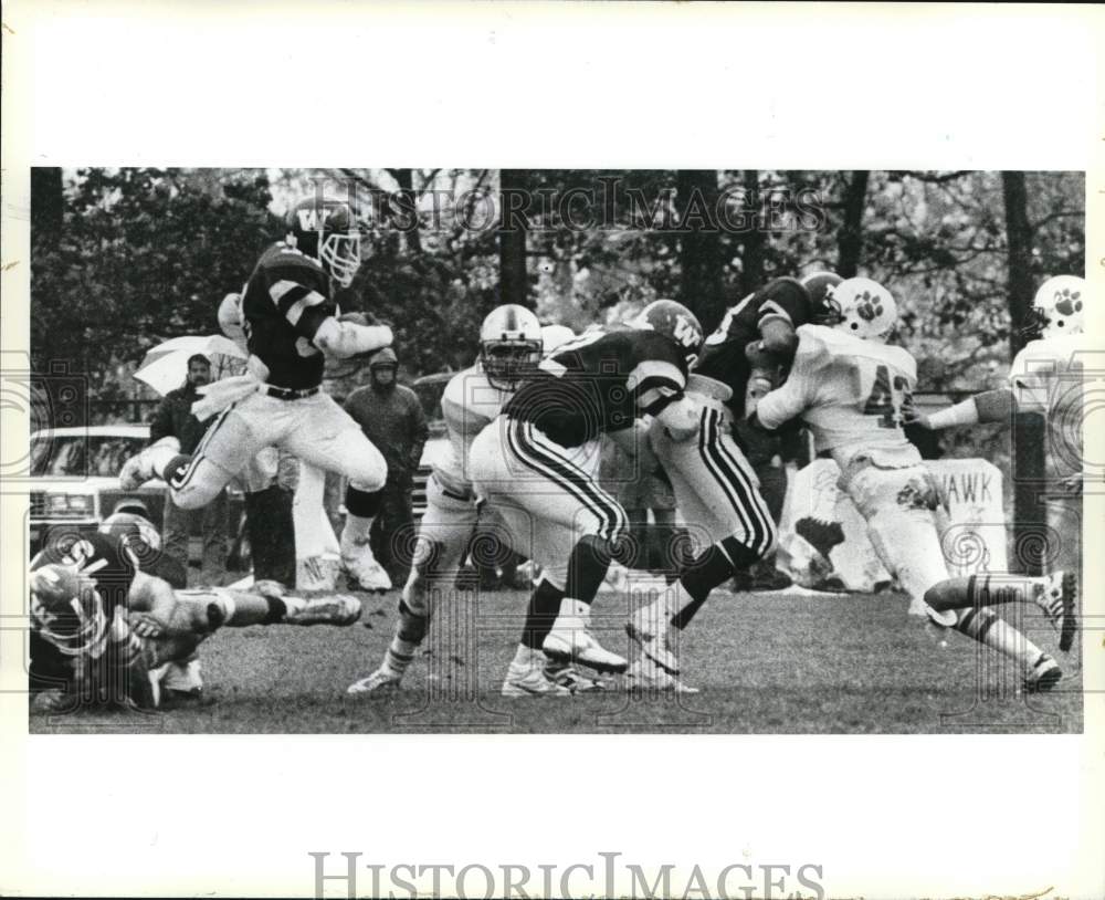 1985 Press Photo Wagner College Football Game Action- Historic Images
