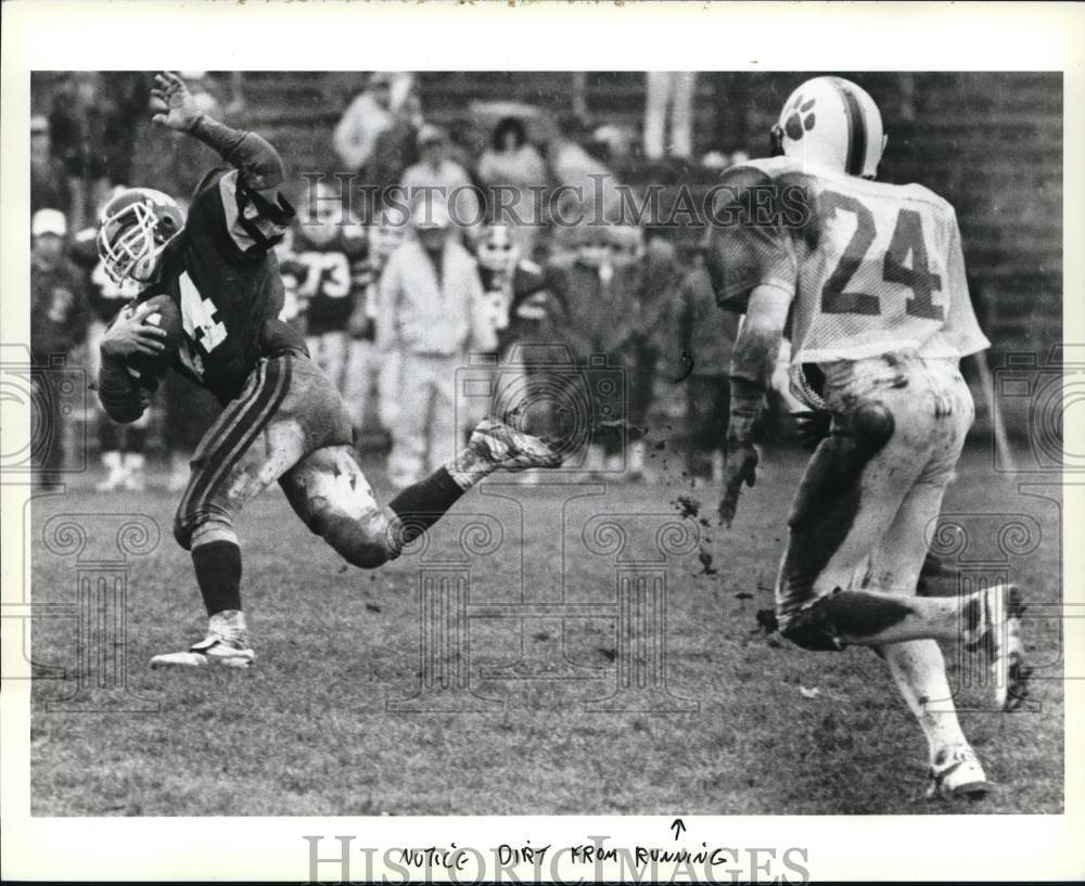 1985 Press Photo Wagner College Football Game Action Muddies Uniforms- Historic Images