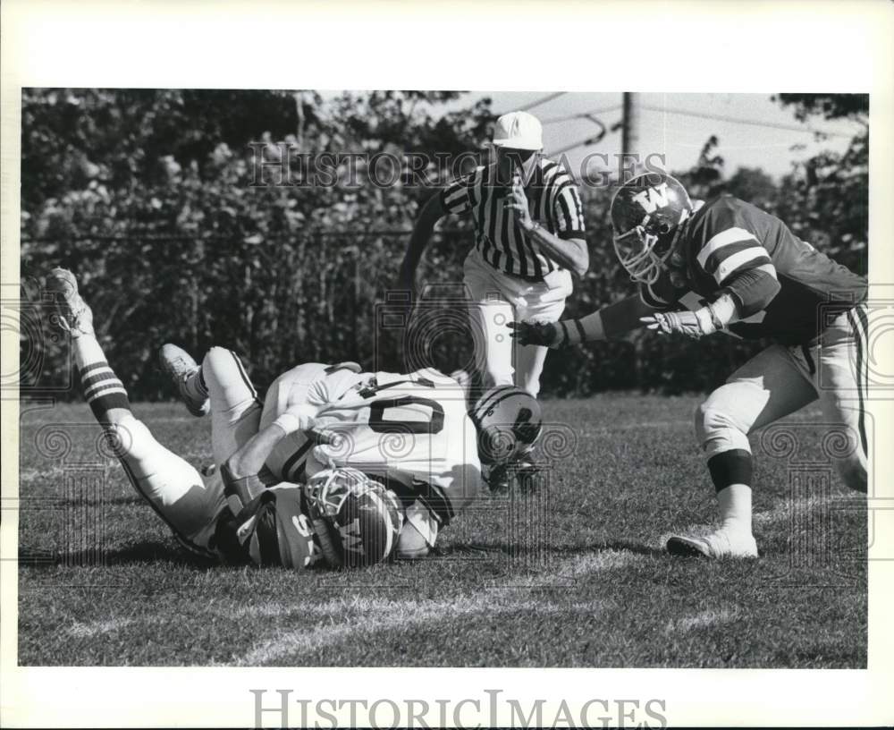 1985 Press Photo Wagner College Football Game Action - Quarterback Sacked- Historic Images