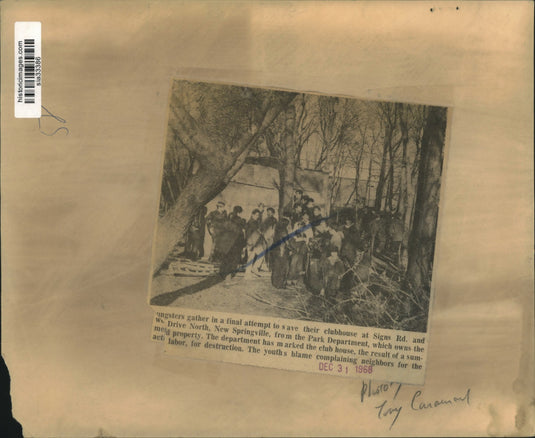 1968 Press Photo Kids' Final Attempt to Save Clubhouse in New Springville