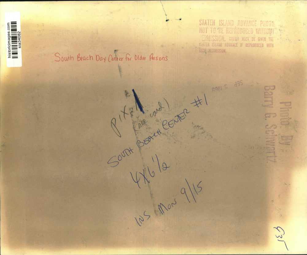 1969 Press Photo Members at South Beach Day Center for Older Persons Kitchen