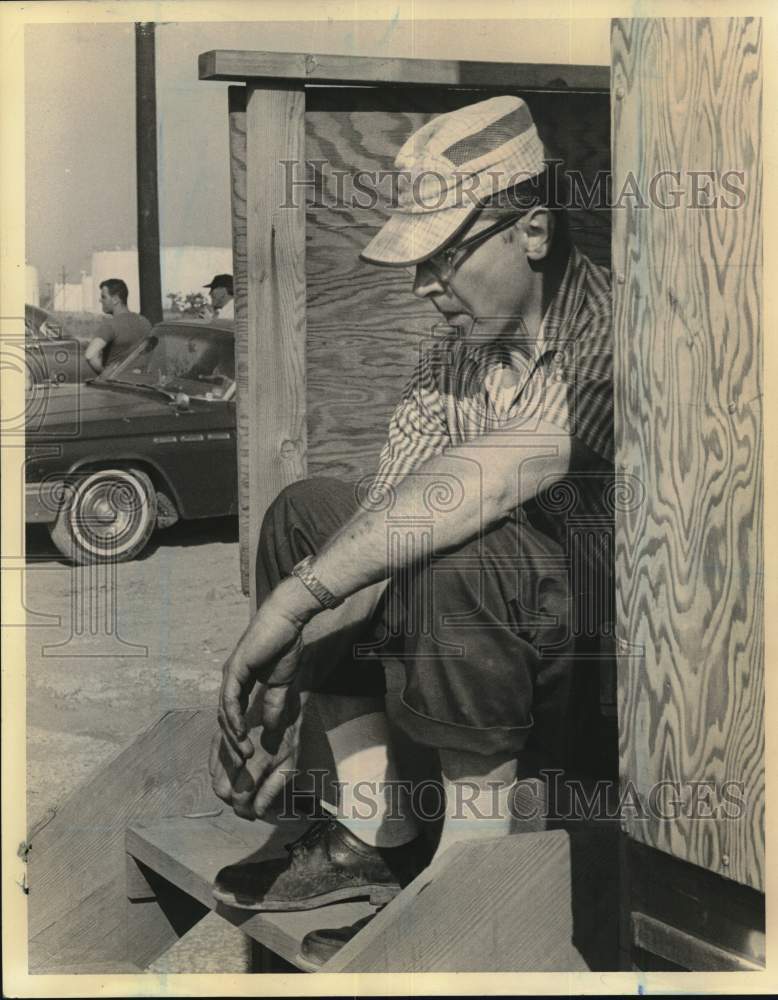 1968 Press Photo Fred Speranza, Operator of Collapsed Crane, Sits Quietly- Historic Images