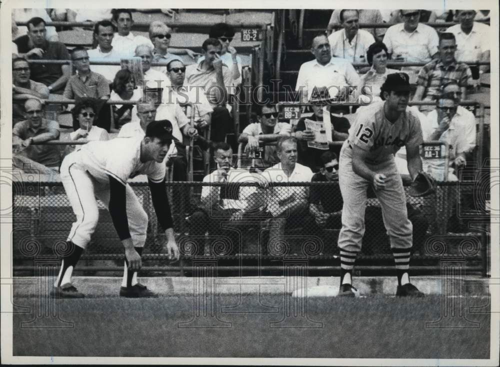 Press Photo Curt Blefary, Baltimore Orioles Left Fielder, Takes Lead at First- Historic Images