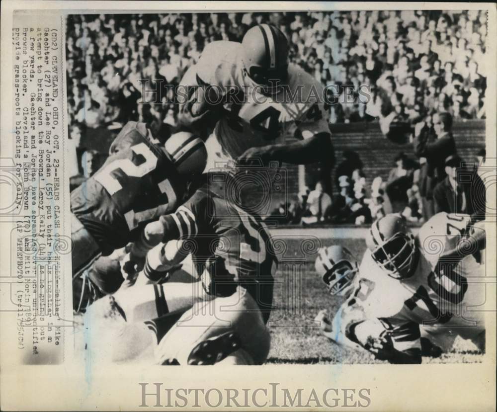 1966 Press Photo Cleveland Browns Football Vs Dallas Cowboys Game Action in Ohio- Historic Images