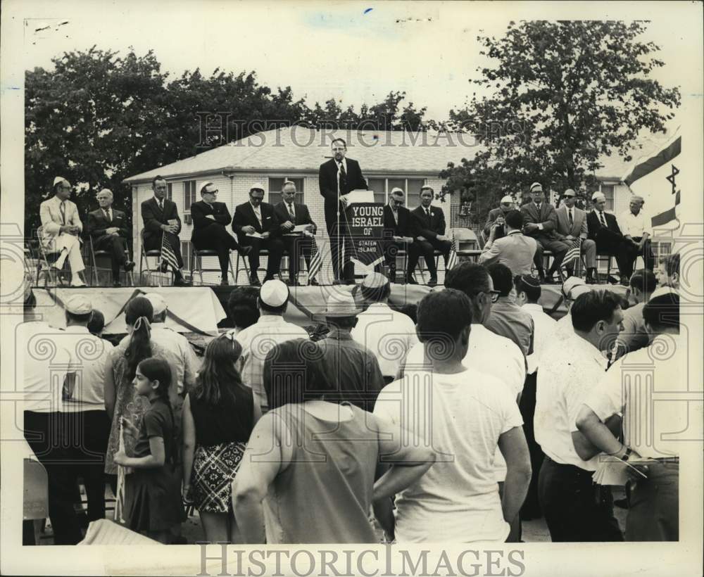 1968 Press Photo Rabbi Eli M. Lazar at Groundbreaking for Young Israel Synagogue- Historic Images