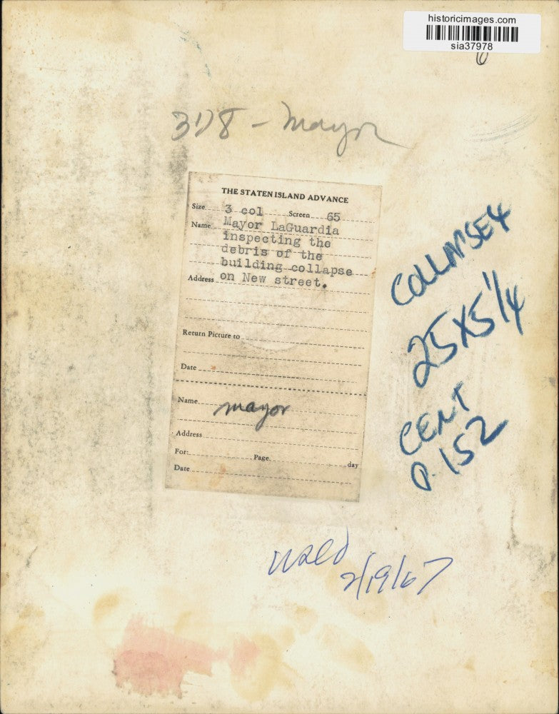 1967 Press Photo Mayor DeGuardia and Policemen at New Street Building Collapse