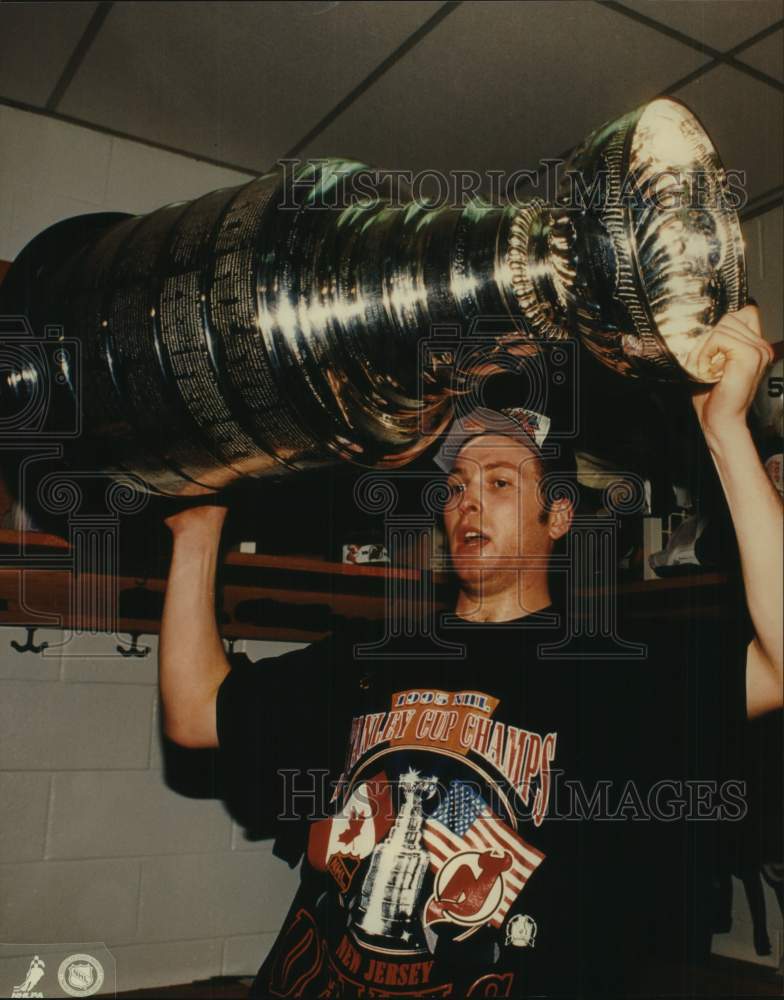 Press Photo New Jersey Devils hockey goalie Martin Brodeur with the Stanley Cup- Historic Images