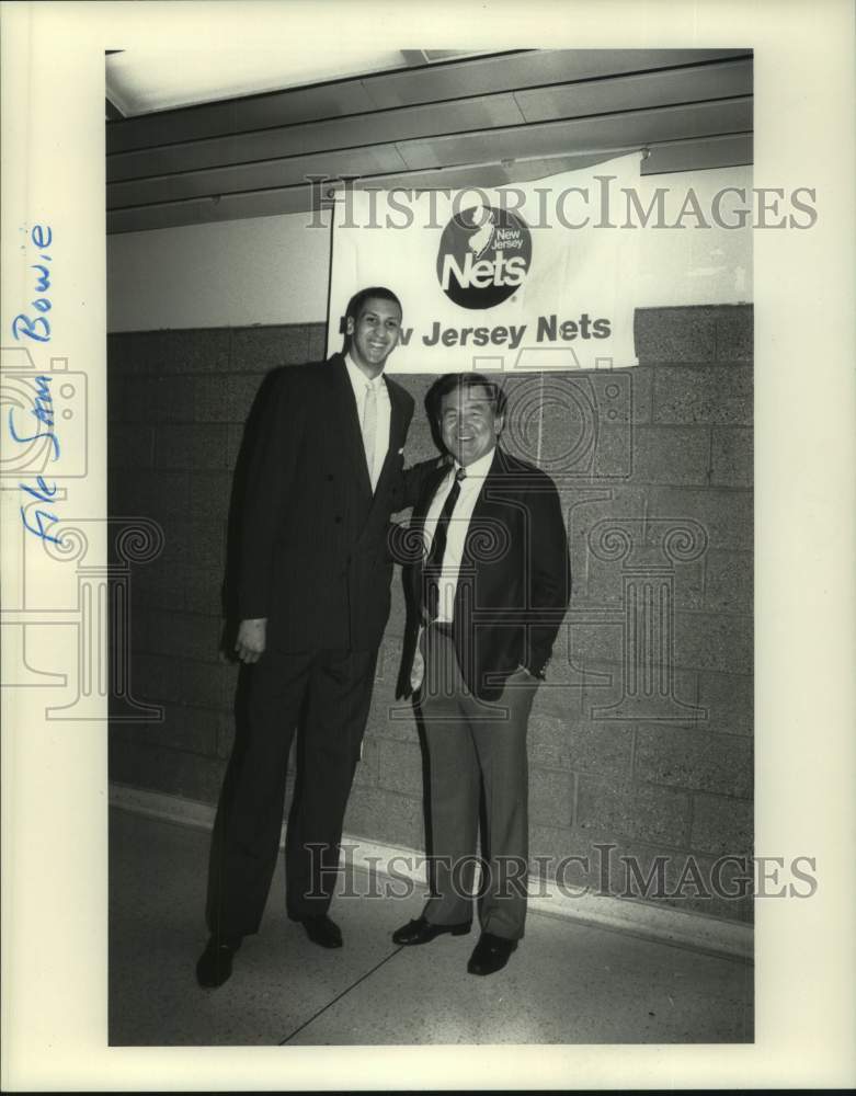 1990 Press Photo New Jersey nets basketball player Sam Bowie, Bill Fitch- Historic Images