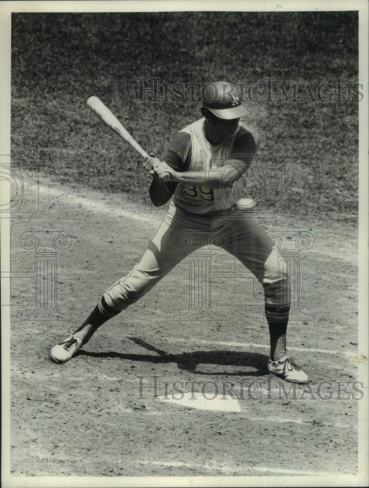 Press Photo Oakland Athletics baseball player Frank Fernandez takes a pitch- Historic Images