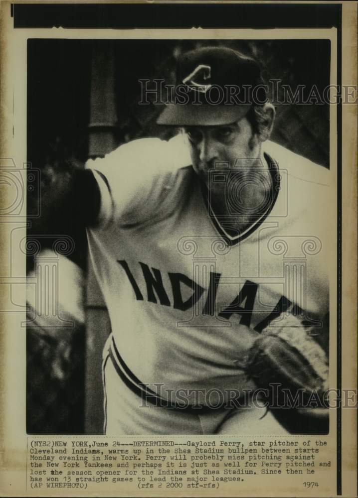 1974 Press Photo Cleveland Indians baseball pitcher Gaylord Perry - sis00365- Historic Images