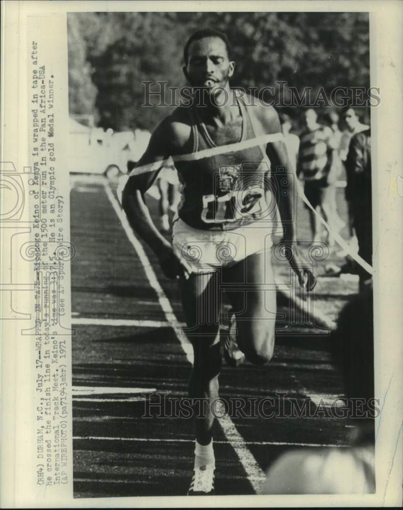 1971 Press Photo Kenyan running star Kipchoge Keino wins a race in Durham, N.C.- Historic Images