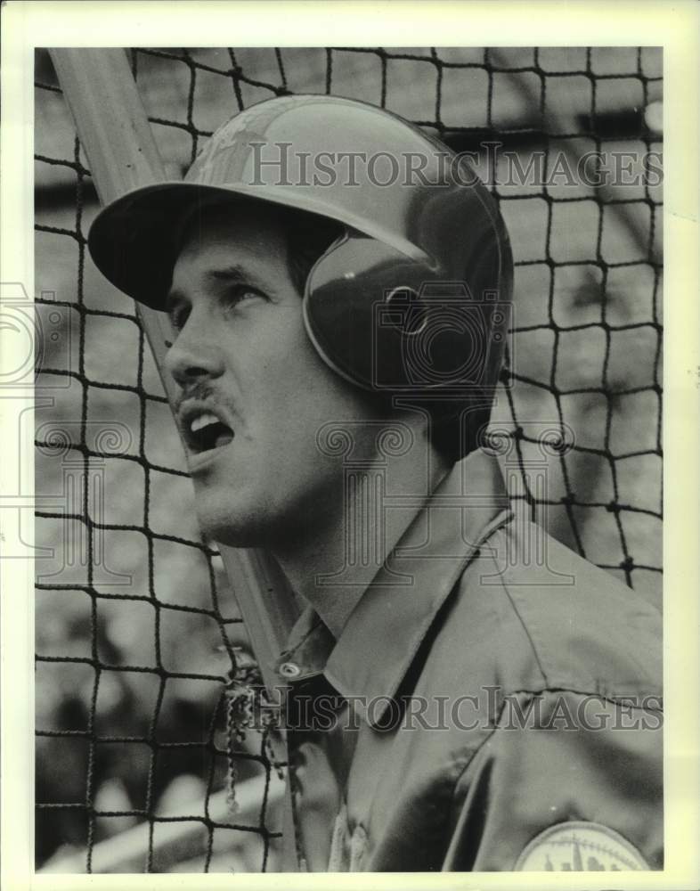 1987 Press Photo New York Mets baseball player Kevin McReynolds in batting cage- Historic Images