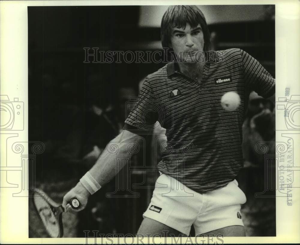 1983 Press Photo Tennis player Johan Kriek in action - sis01162- Historic Images