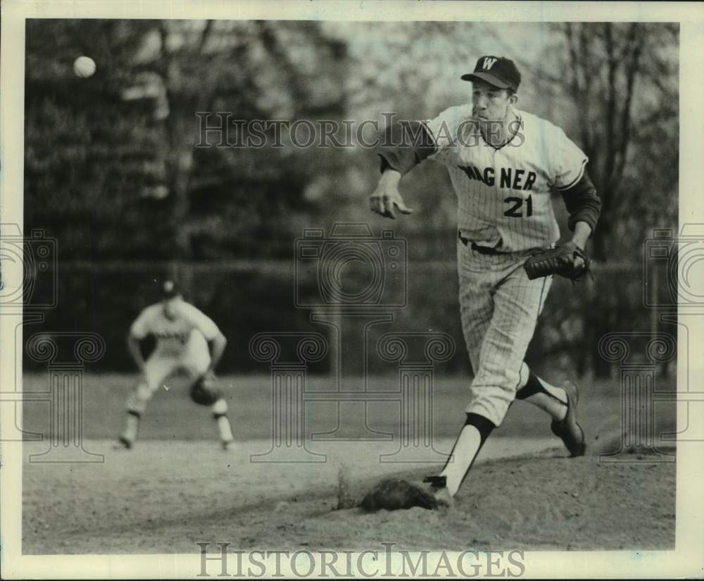 1969 Press Photo Wagner College baseball pitcher Gene Guerriero on the mound- Historic Images