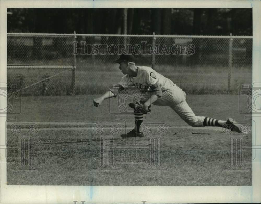 Press Photo Baseball player Donovan in action - sis01225- Historic Images