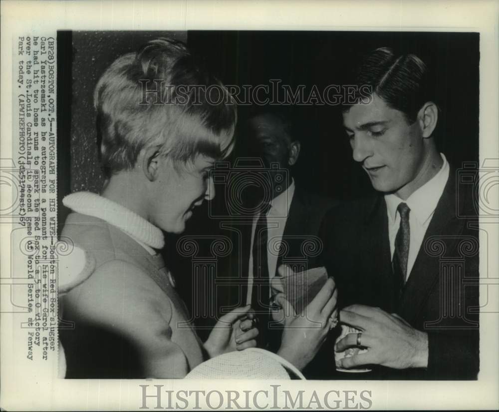 1967 Press Photo Boston Red Sox baseball player Carl Yastrzemski and wife Carol- Historic Images