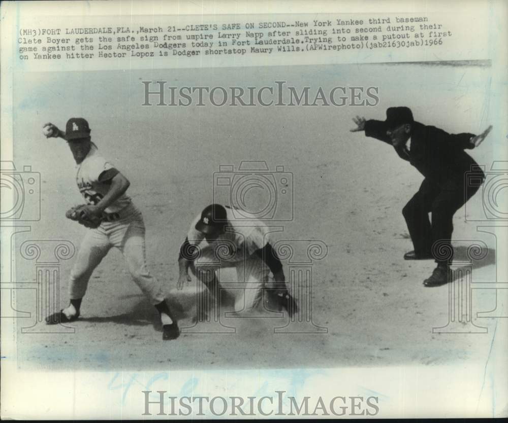 1966 Press Photo New York Yankees and Los Angeles Dodgers play baseball- Historic Images