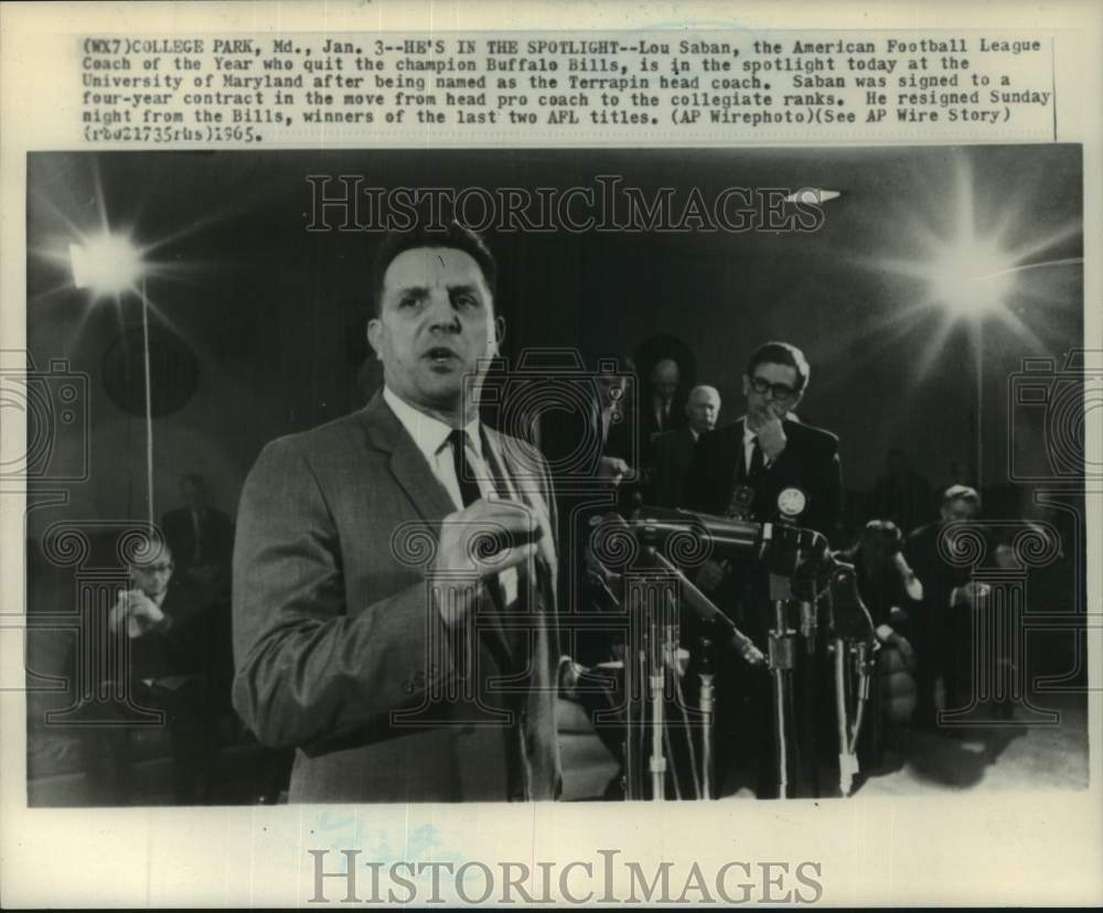 1965 Press Photo Maryland college football Lou Saban at press conference- Historic Images